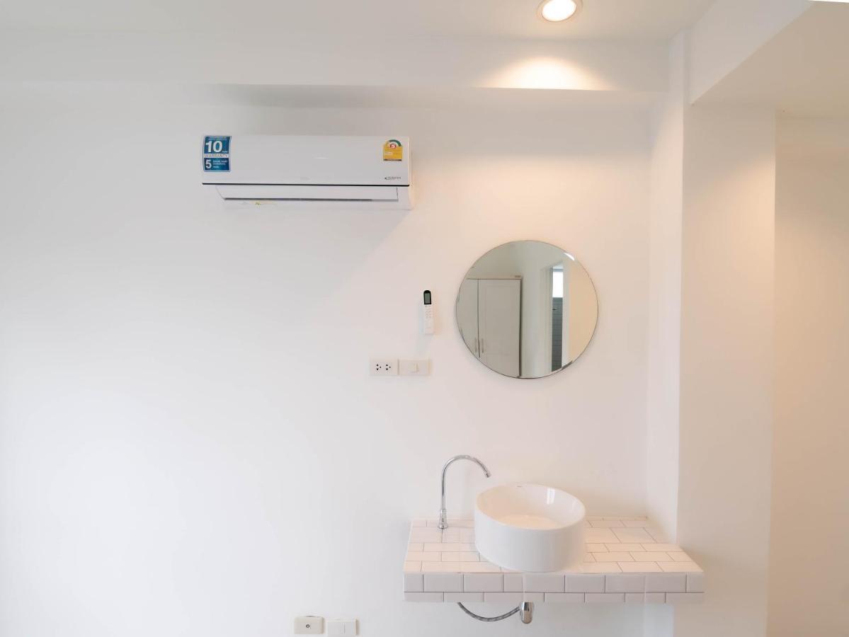 Roomquest Bangkok Sukhumvit 50 Exterior foto